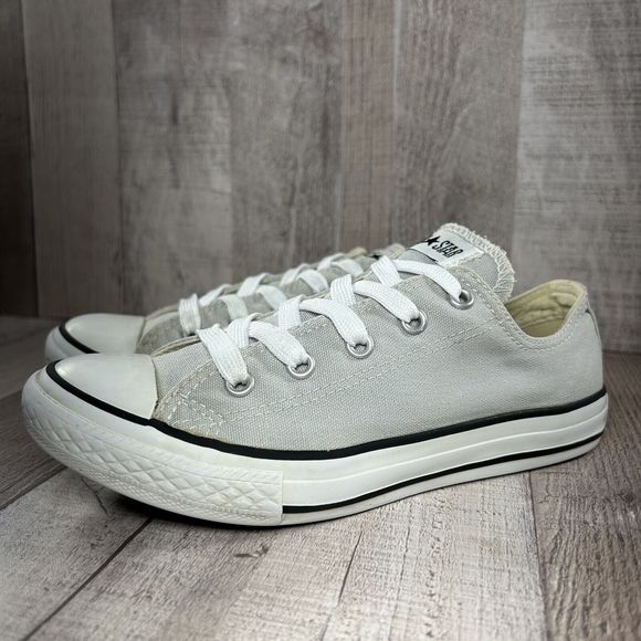 Converse Pre School Chuck Taylor All Star Lo Ox Trainers Shoes Gray Size 2 Youth - Picture 1 of 14